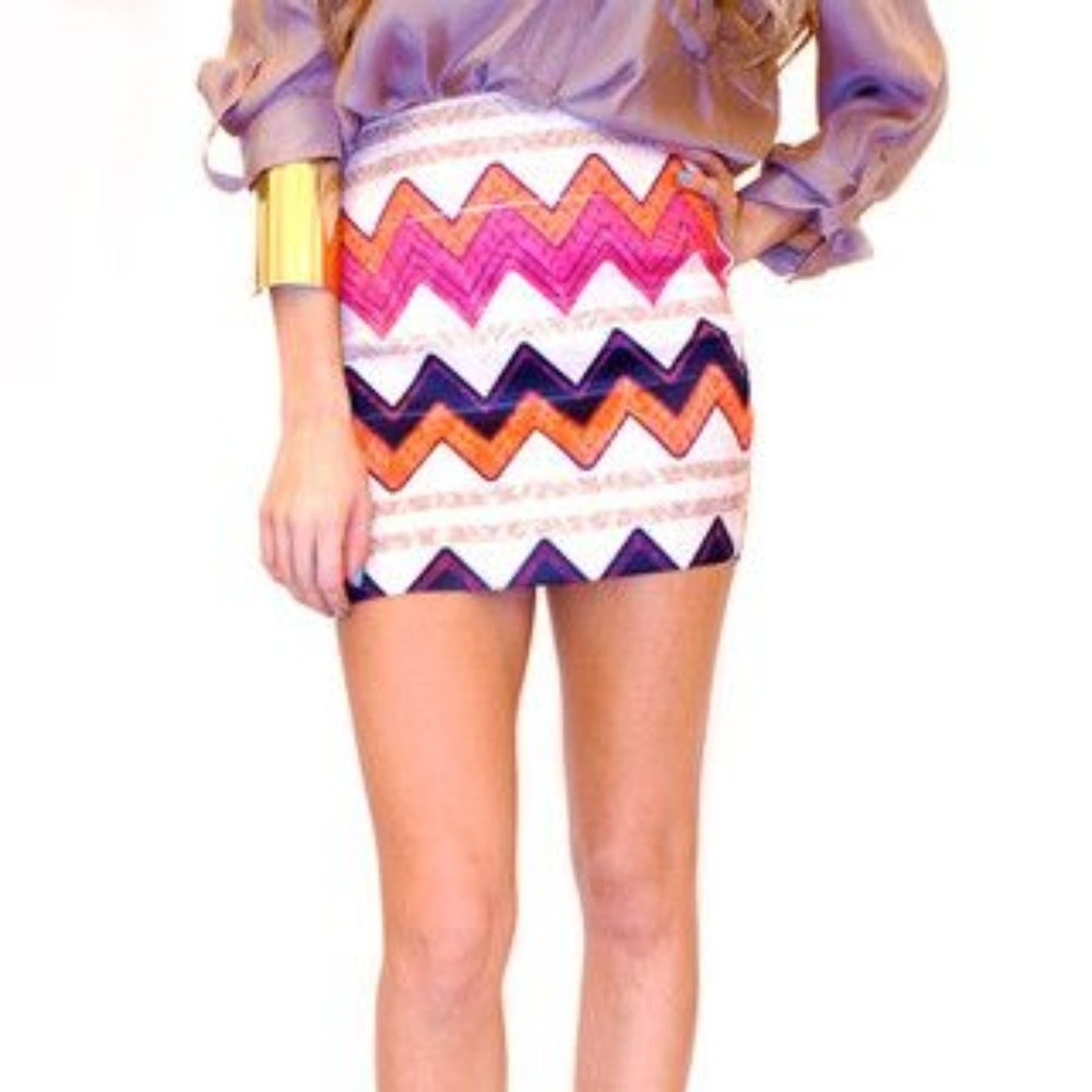 Zig Zag Chevron Print Mini Bandage Skirt